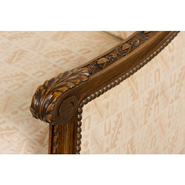 Late 19th Century French Louis XVI Style Oak Canapé in Cream Jacquard For Sale - Image 9 of 18