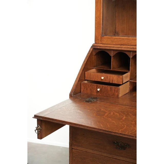 Antique English Oak Bookcase with Upright and Original Glass, 1700s For Sale - Image 13 of 17