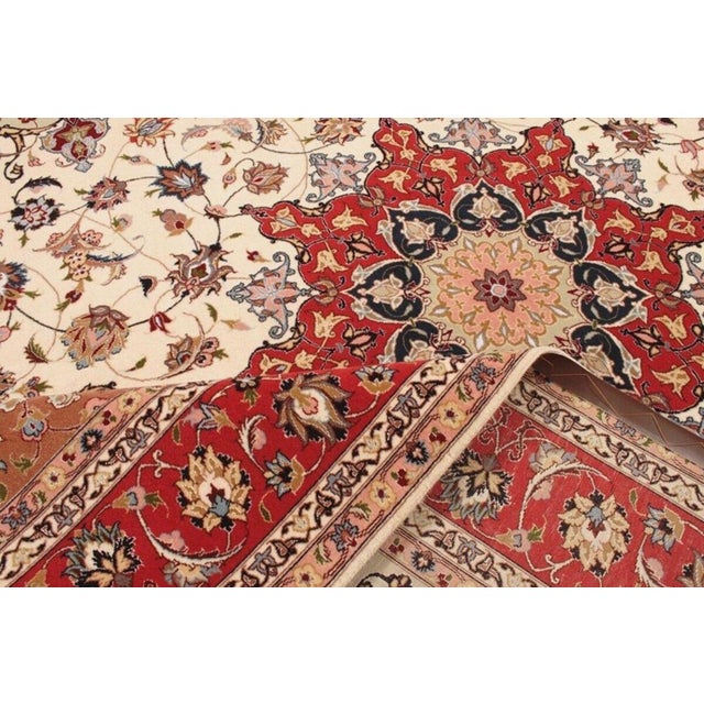 Middle Eastern Rug in Wool For Sale - Image 10 of 11