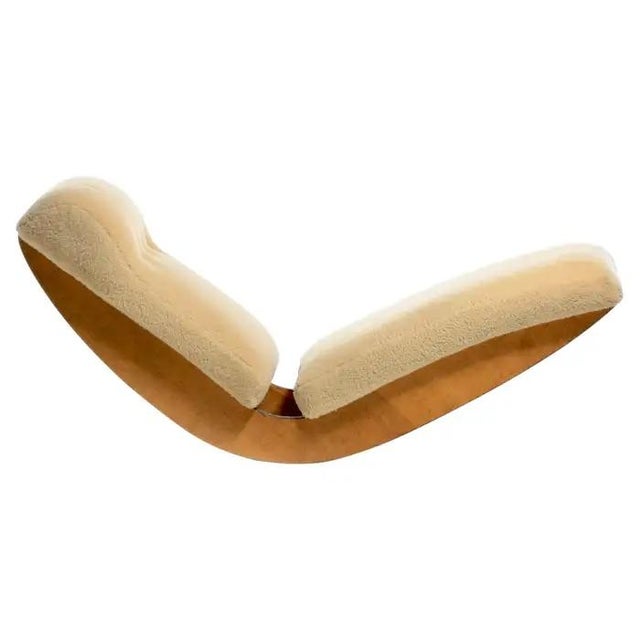Sculptural Walnut Rocking Chaise Lounge in Soft Butterscotch Shearling C. 1980 For Sale In Washington DC - Image 6 of 12
