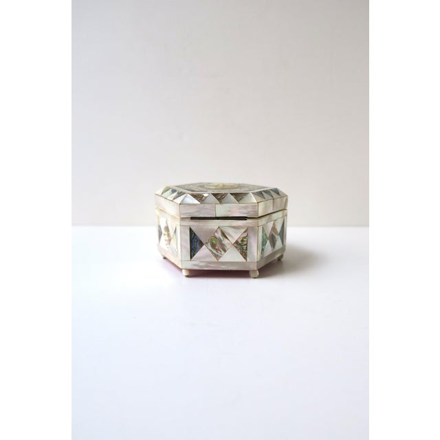 White Mother of Pearl Abalone Seashell Jewelry Box, Moorish Design Style, 20th C For Sale - Image 8 of 9