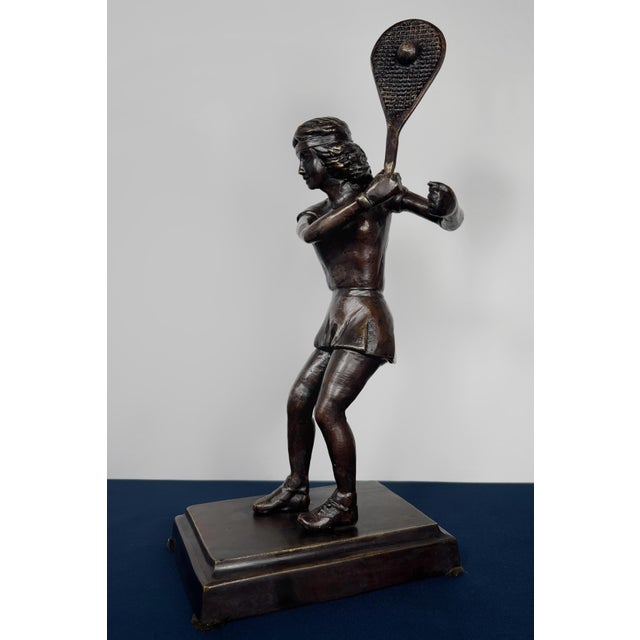 Brass Mid 20th Century Mid Century Modern Solid Cast Brass Tennis Player Statue – Antiqued Patinated Brass Female Athlete Sculpture - Unsigned For Sale - Image 8 of 10