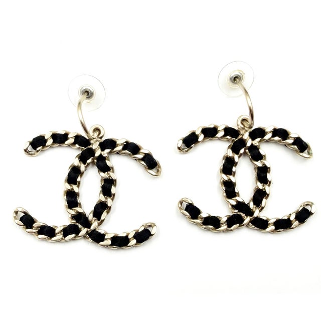Chanel Chanel Gold CC Chain Black Ribbon XL Hoop Earrings, A Pair For Sale - Image 4 of 6