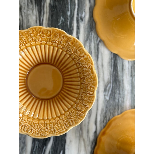 Bordallo Pinheiro Last Chance!Bordallo Pinheiro Rim Soup Bowl Grapevine Gold - Set of 8 For Sale - Image 4 of 8
