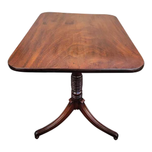 19th Century American Federal Style Walnut Tilt-Top Table