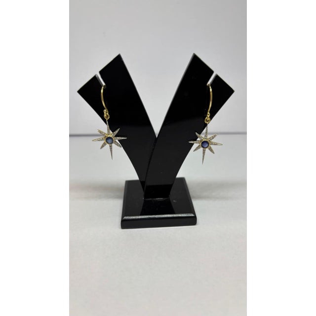2020s Natural Blue Sapphire 0.63cts & Diamond 0.27cts Earring in 14k Gold For Sale - Image 5 of 8