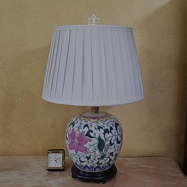 Vintage Chinese Famille Rose Porcelain Ginger Jar Table Lamp – Floral Chinoiserie, 24” For Sale - Image 16 of 18