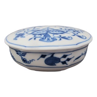 Meissen Crossed Swords Blue Onion Small Oval Jar Box With Lid For Sale