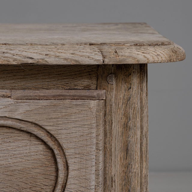 Early 19th Century 1830s French Louis XV Oak Chest of Drawers For Sale - Image 5 of 18