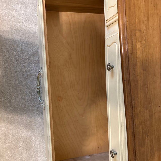 French Provincial Ethan Allen Dresser, Ethan Allen Legacy Collection For Sale - Image 10 of 12