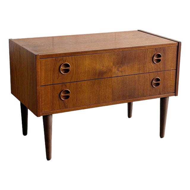 Vintage Danish Modern Teak Small Dresser / 2 Drawer Chest – Scandinavian MCM For Sale