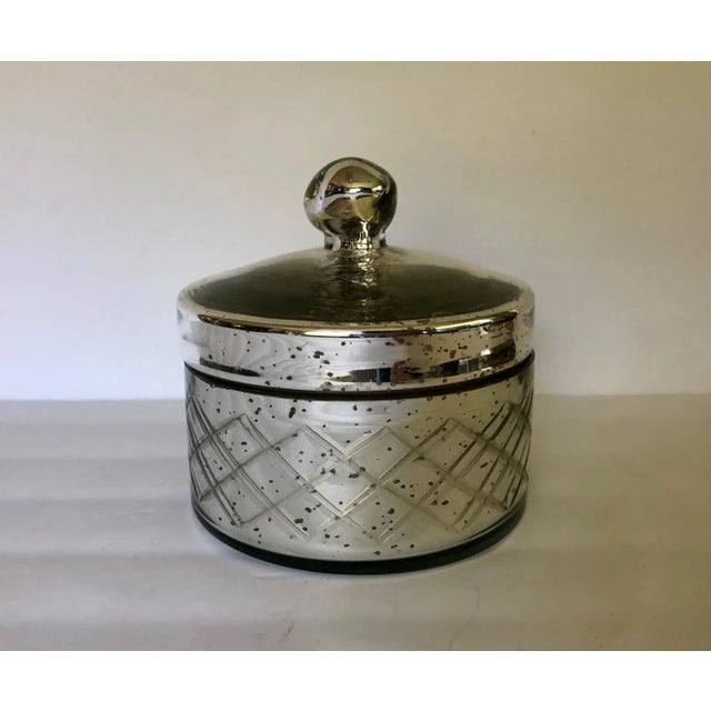 Mid 20th Century Mid 20th Century Vintage Silver Mercury Mirrored Trinket Box With Lid For Sale - Image 5 of 6