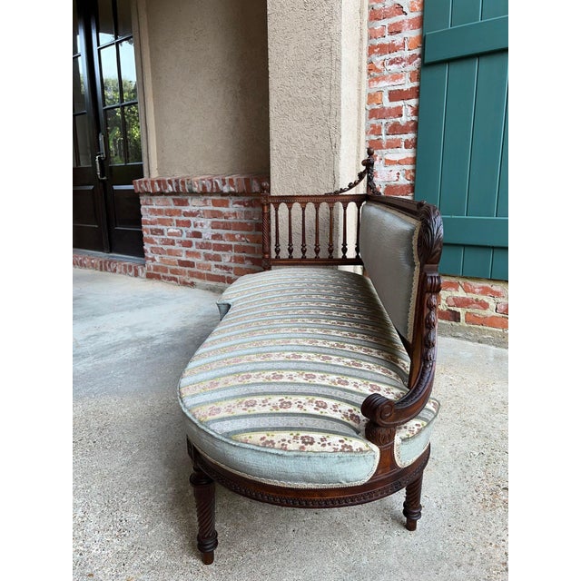 Antique English Chaise Lounge Bench Victorian Hall Seat Carved Walnut C1880 For Sale - Image 14 of 18