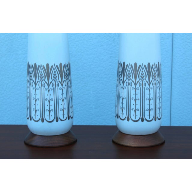 1960s Modern Ceramic and Walnut Italian Table Lamps For Sale In New York - Image 6 of 11
