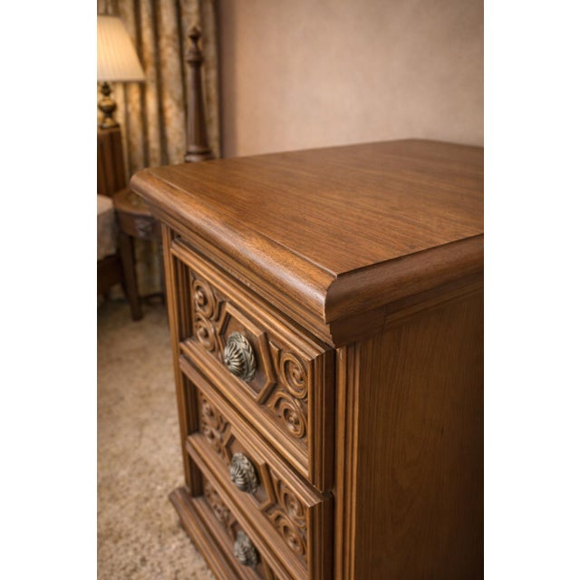 1970s 1970s Colonial Revival Full Bedroom Set With Dresser, Mirror, Tall Chest & Nightstands For Sale - Image 5 of 10