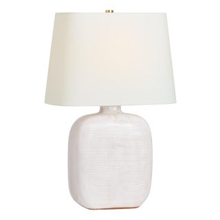 Chapman & Myers by Visual Comfort Signature Pemba Medium Combed Table Lamp in Glossy White Crackle with Linen Shade For Sale