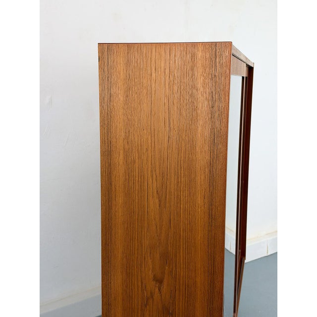 Danish Teak Cabinet with Glass Doors by Carlo Jensen for Hundevad & Co, 1960s For Sale - Image 14 of 18