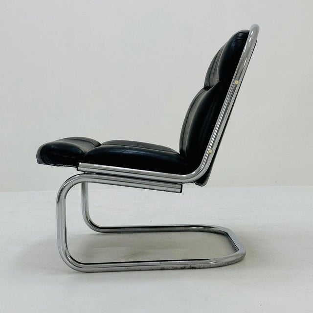 Bauhaus Mid-Century Bauhaus Tubular Lounge Chair in Black Leather, 1980s For Sale - Image 3 of 11