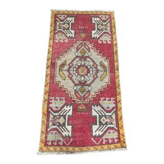 Turkish Yastik Rug 1'6" x 3' For Sale