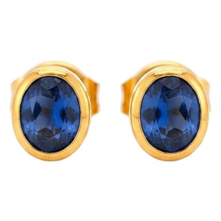 18k Gold & Sapphire Stud Earrings - Vintage, A Pair For Sale