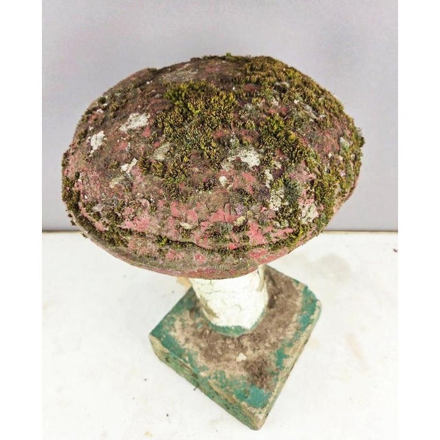 Polychrome cement mushroom, circa 1970 Wear consistent with age and use. Measures : 22 cm x 19 cm H : 45 cm Material : Cement