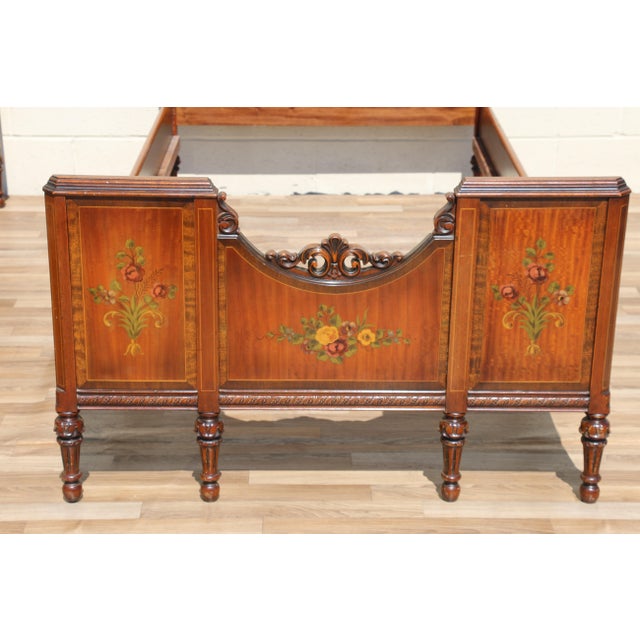 French Early 20th Century Pair of Louis XV Style Hand-Painted Twin Bed Frames With Floral Marquetry For Sale - Image 3 of 18