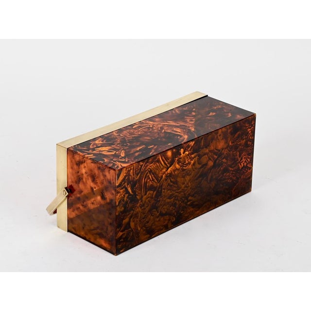 Large Magazine or Bottle Rack in Tortoiseshell Acrylic Glass and Brass from Dior, Italy, 1970s For Sale - Image 10 of 15
