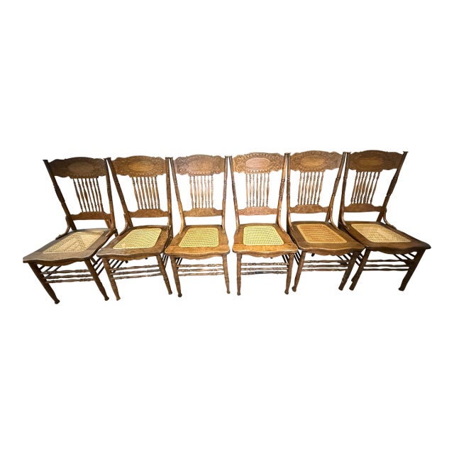 Set of Six Late 19th Century American Renaissance Revival Carved Oak Dining Chairs, Circa 1885–1900 For Sale