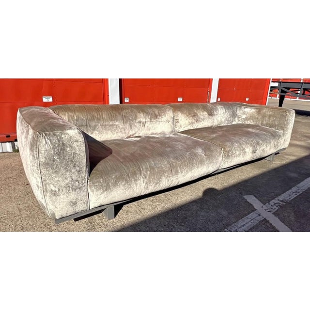 Mid-Century Modern Mobilfresno Spain – Luxury Velvet European Designer Sofa For Sale - Image 3 of 8