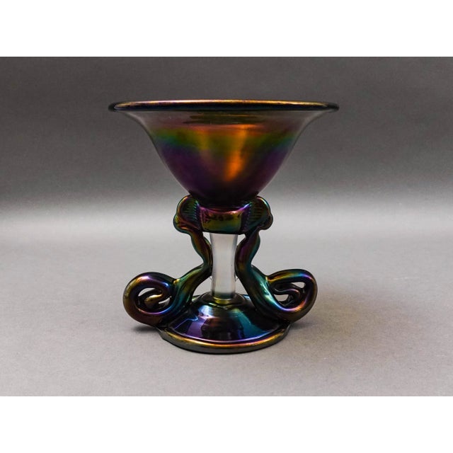 Art Nouveau Kim Newcomb 1973 Signed Iridescent Art Glass Vase Pedestal Bowl Compote For Sale - Image 3 of 8