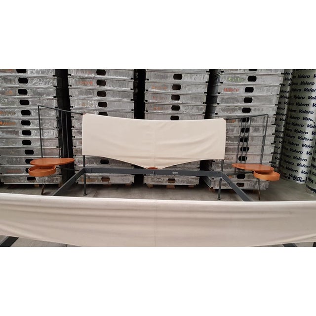 The supercama is transported disassembled, in several very easy -to -assembly pieces and with assembly instructions. The...