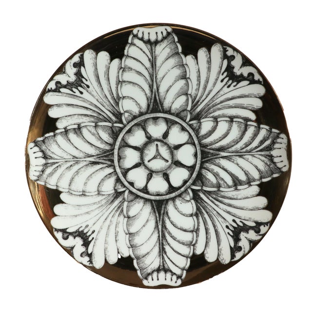 Piero Fornasetti Piero Fornasetti Rosoni Pattern Porcelain Plates, Set of Six Circa 1960s For Sale - Image 4 of 17