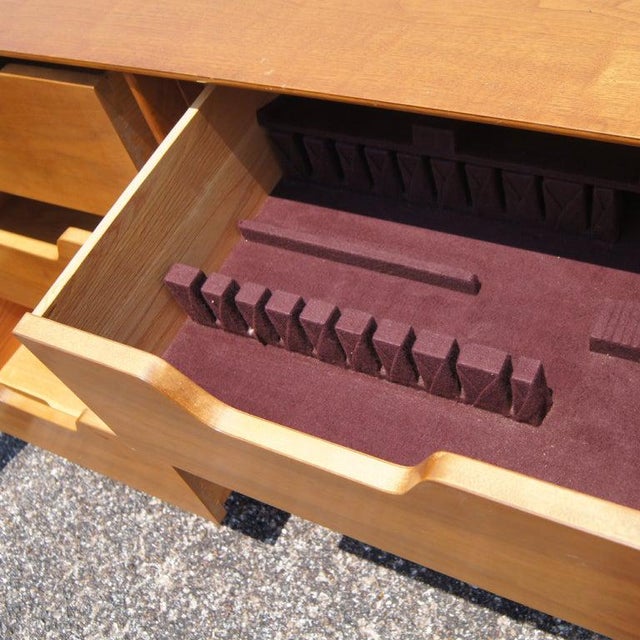 T.H. Robsjohn Gibbings t.h. Robsjohn-Gibbings for Widdicomb Buffet For Sale - Image 4 of 6