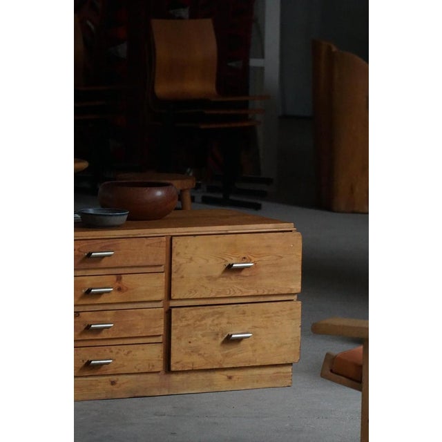 Mid-Century Art Deco Style Chest of Drawers in Pine with Metal Handles, 1940s For Sale - Image 10 of 18
