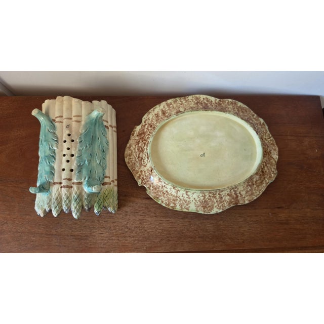 Dimensions: Platter: 13.5 x 10.5 x 1 in / 34.3 x 26.7 x 2.5 cm Drainer tray: 9.5 x 6.25 x 3 in / 24.1 x 15.9 x 7.6 cm...