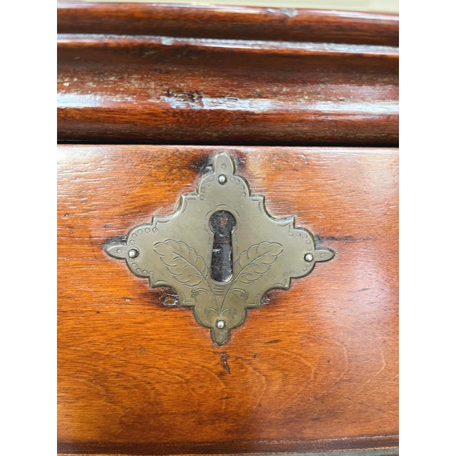 Wood Late 17th Century William & Mary Chest of Drawers For Sale - Image 7 of 12