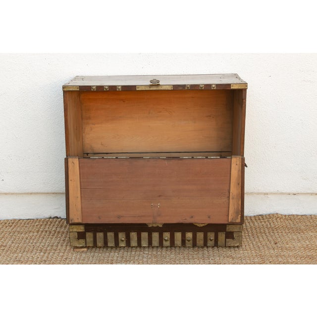 Refined Early 20th Century Korean Bandaji Chest For Sale - Image 12 of 13