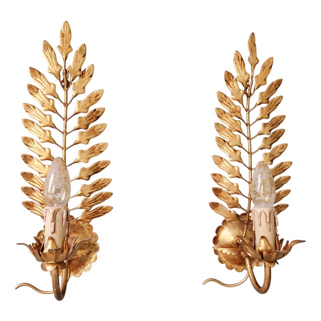 Hollywood Regency Italian Wall Sconces in Gilt Metal, 1970s, Set of 2 For Sale