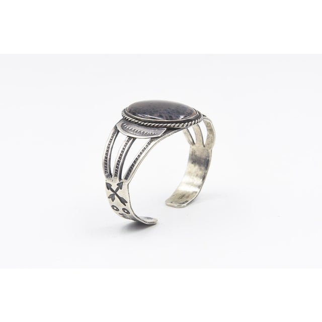 Metal Late 20th Century Native American Moss Agate Sterling Silver Cuff Bracelet With Eagle & Arrow Design For Sale - Image 7 of 10