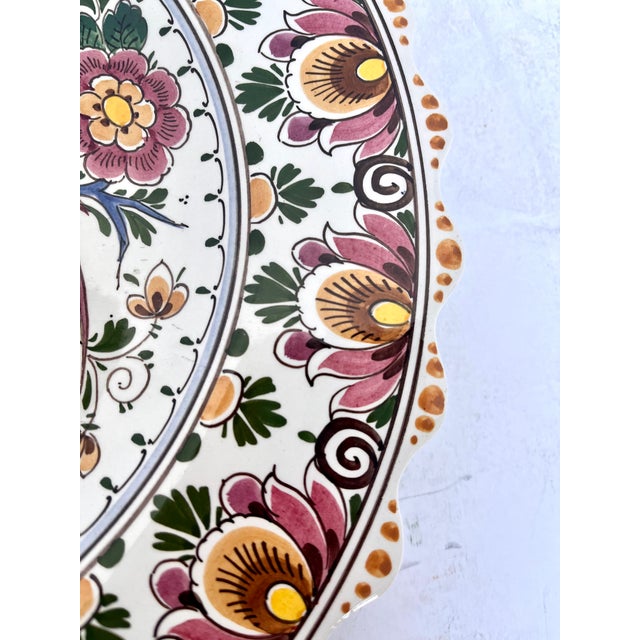 Vintage Hand Painted Delft Polychrome Scalloped Wall Plate For Sale In Dallas - Image 6 of 10