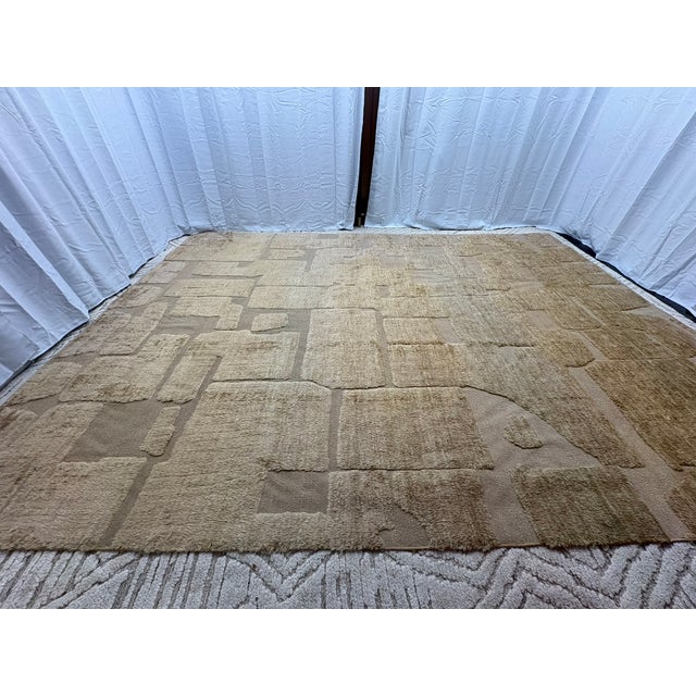 Rh Ilyas Hand-Knotted Wool Rug — 10' × 14' Camel | 100% Wool | Sculpted Texture For Sale - Image 12 of 18