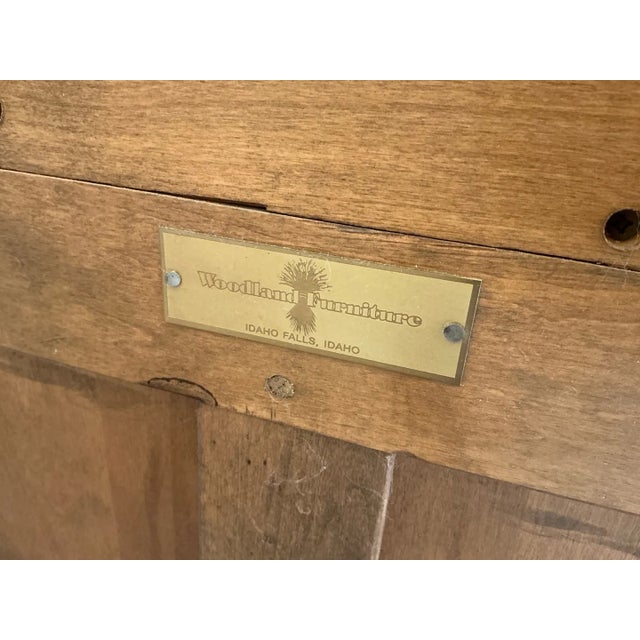 Cream Vintage Woodland Furniture French Provincial Distressed Painted Buffet – Grape Motif For Sale - Image 8 of 9