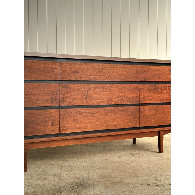 Wood 1960s Mid-Century Walnut Nine-Drawer Dresser by Stanley For Sale - Image 7 of 18