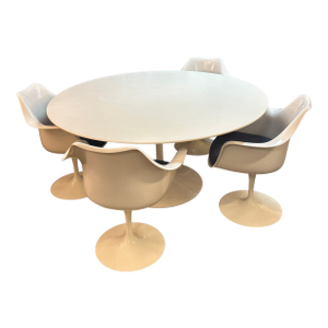 Eero Saarinen for Knoll 50th Anniversary Commemorative Limited Addition Round Tulip Table With 4 Chairs Signed With Commemorative Plaque