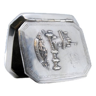 Silver Snuffbox with Belém Tower in Relief and Octagonal Lid For Sale