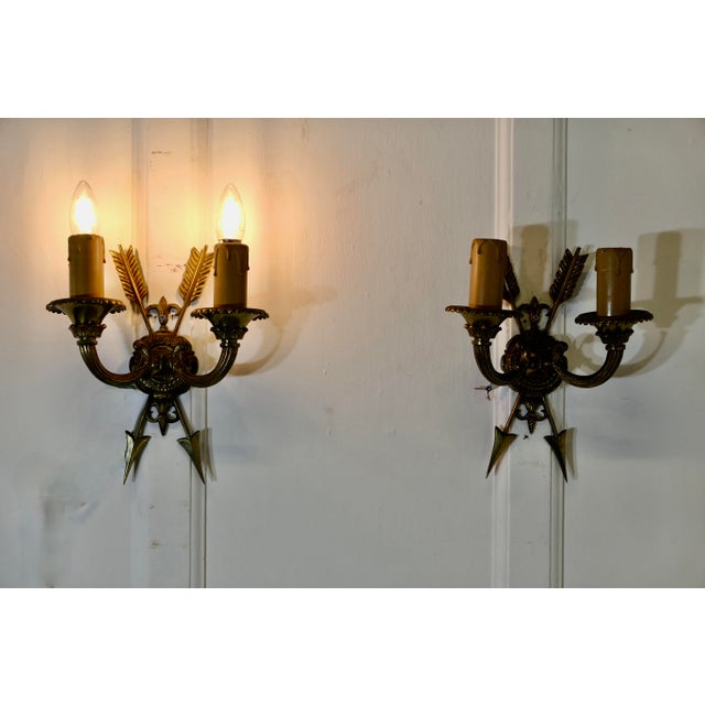 1960s French Brass Twin Wall Lights with Arrows, 1960s, Set of 2 For Sale - Image 5 of 6