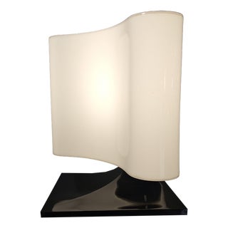 Vintage Model Ambasciata Table Lamp by Vittorio Introini for Stilnovo, 1960s For Sale