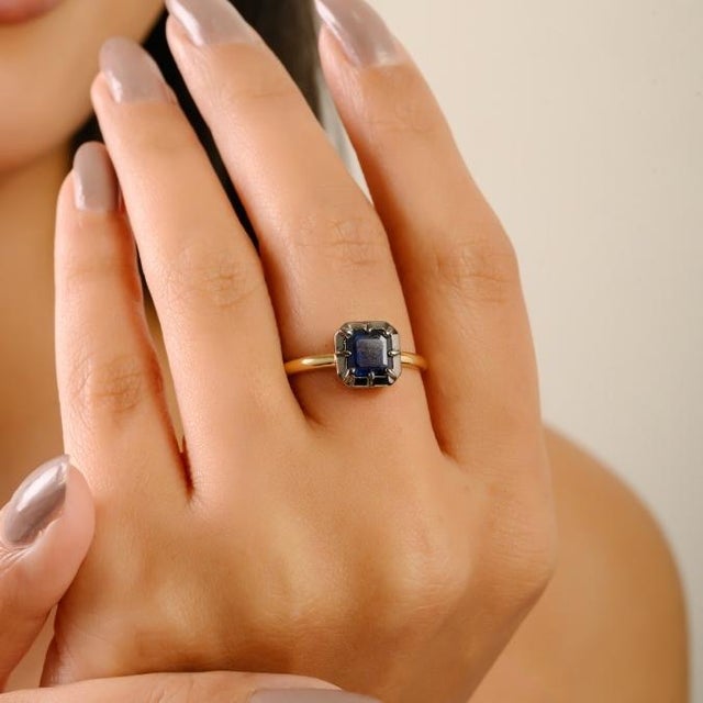 Ink Blue 18k Gold Blue Sapphire Square Ring With Pinion Bezel Black Rhodium Size 5 For Sale - Image 8 of 16
