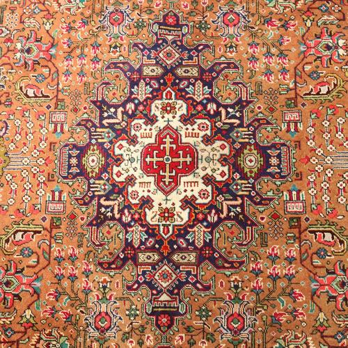 Middle Eastern Tabriz Rug in Wool For Sale - Image 4 of 8