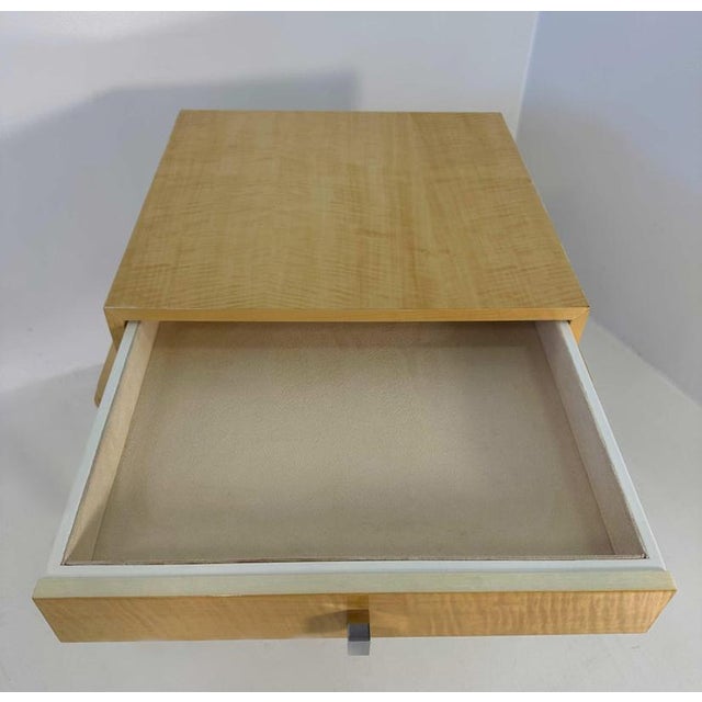 Metal Italian Modern Side Table in Maple with Cream Lacquer and Chrome, 1980s For Sale - Image 7 of 9